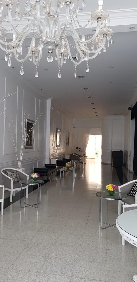 Edificio Comercial en estrategica ubicacion de Lomas de Zamora / Temperley