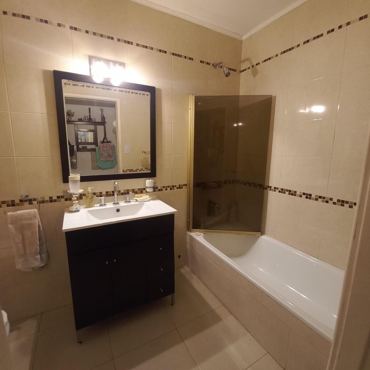 Foto de Casa en excelente ubicación, 4 amb con cochera y fondo - Apto Crédito, imagen 5