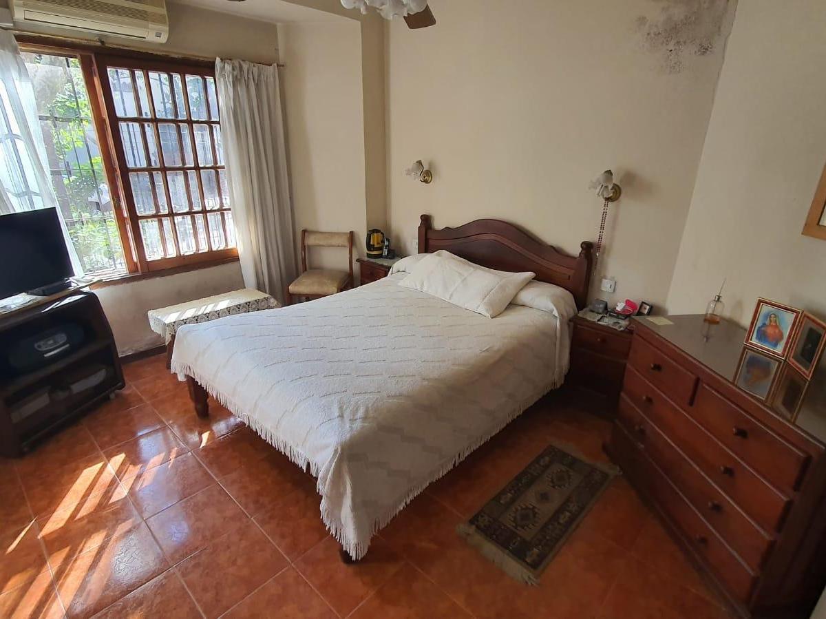 Foto de Casa en excelente ubicación, 4 amb con cochera y fondo - Apto Crédito, imagen 4