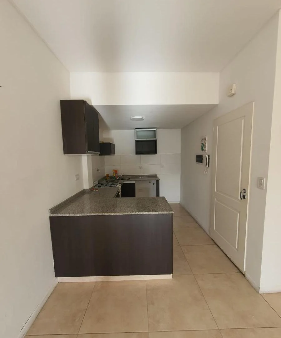 Foto de Departamento de 2 ambientes con cochera descubierta en Gerli Apta, imagen 3