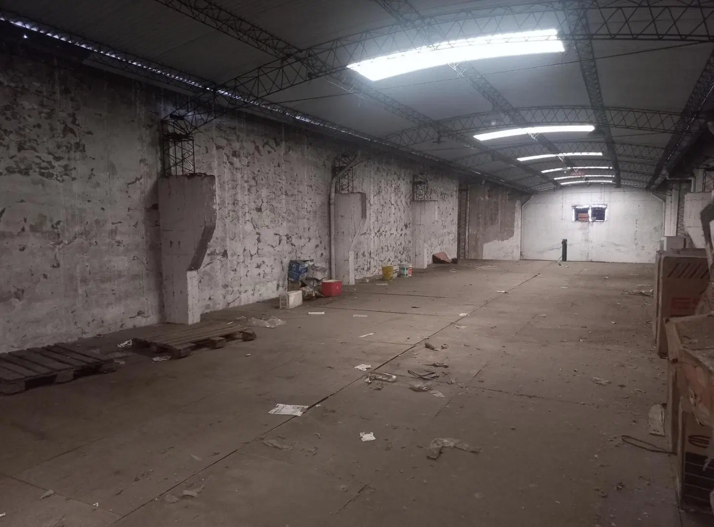 Importante Depósito con Entrepiso y Oficinas – Entrada para Semi – Lanús Oeste 2