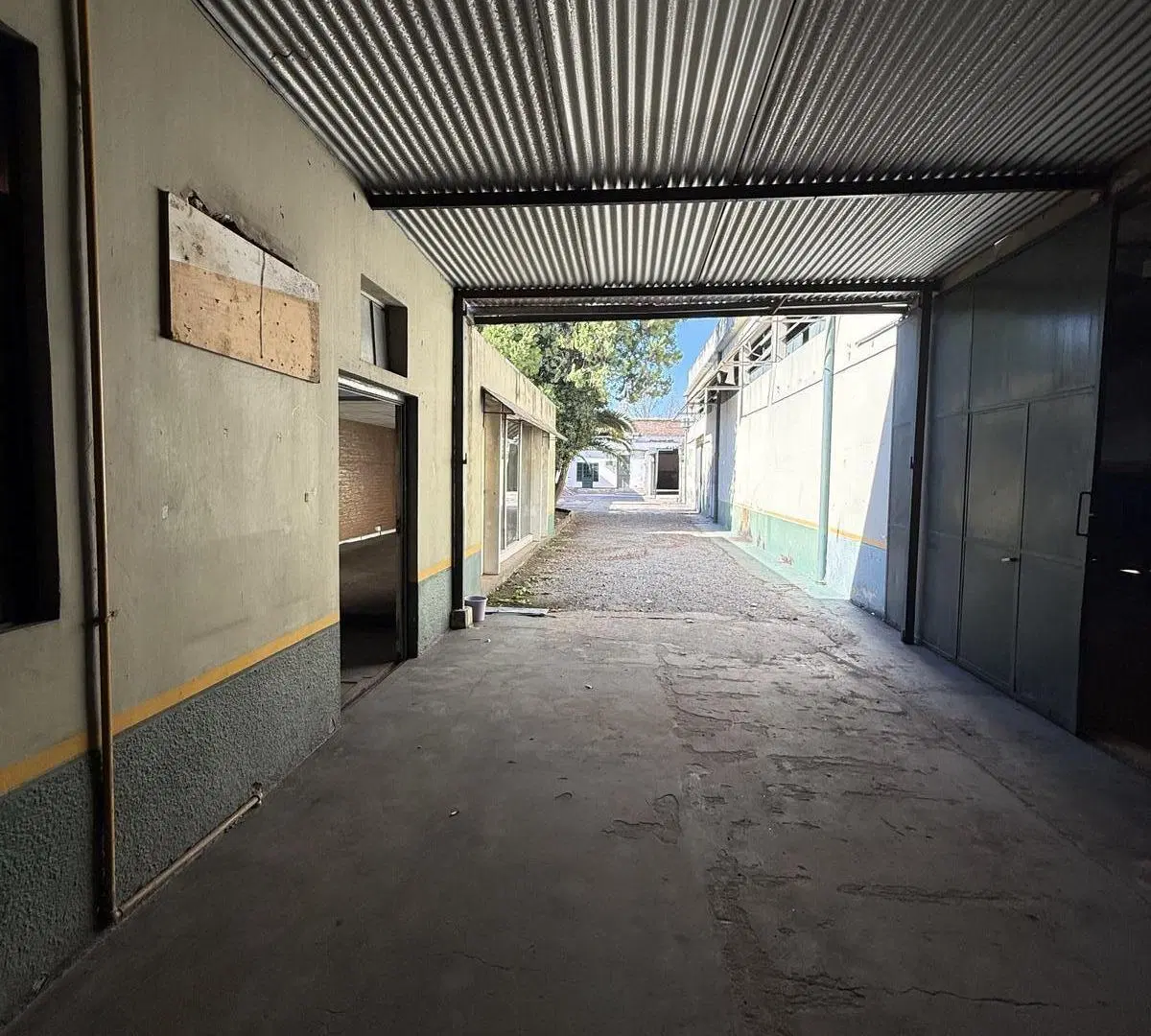 Depósito en Banfield Oeste 5
