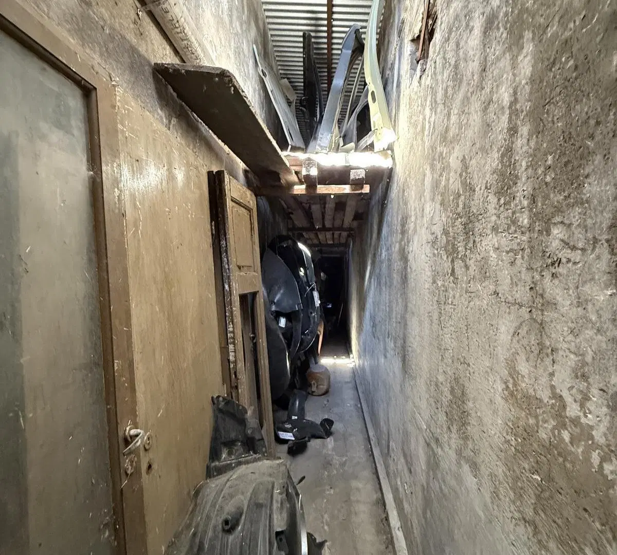 Depósito en Remedios De Escalada 5