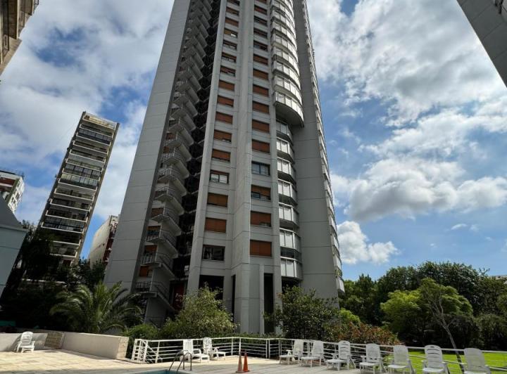 EXCELENTE SEMIPISO EN TORRE ALTO PALERMO PARK VISTAS RIO Y CIUDAD
