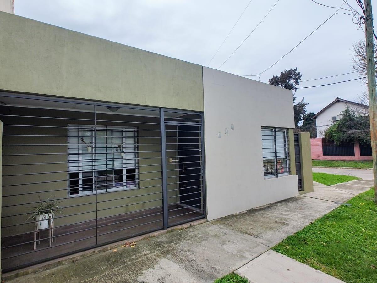VENTA CASA CHALET PH EN ITUZAINGO, ZONA OESTE, 3 AMBIENTES PILETA APTA CREDITO