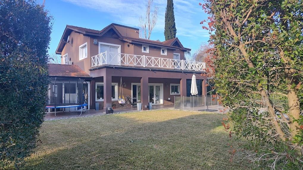 Foto de Casa con 4 habitaciones en venta en Campos de Alvarez, 919 m², imagen 3