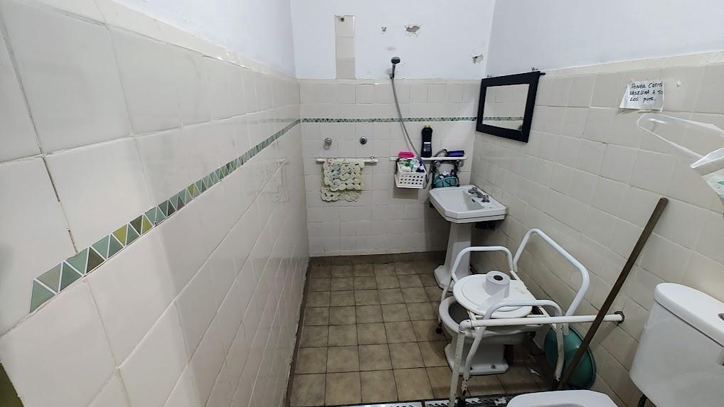 Local Geriatrico Clinica en Venta en Haedo, Zona Oeste, 10 Dorm., 4 Baños 4
