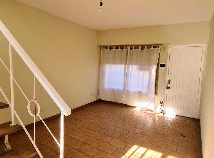 Departamento PH  en Alquiler en Morón,  G.B.A. Zona Oeste 4