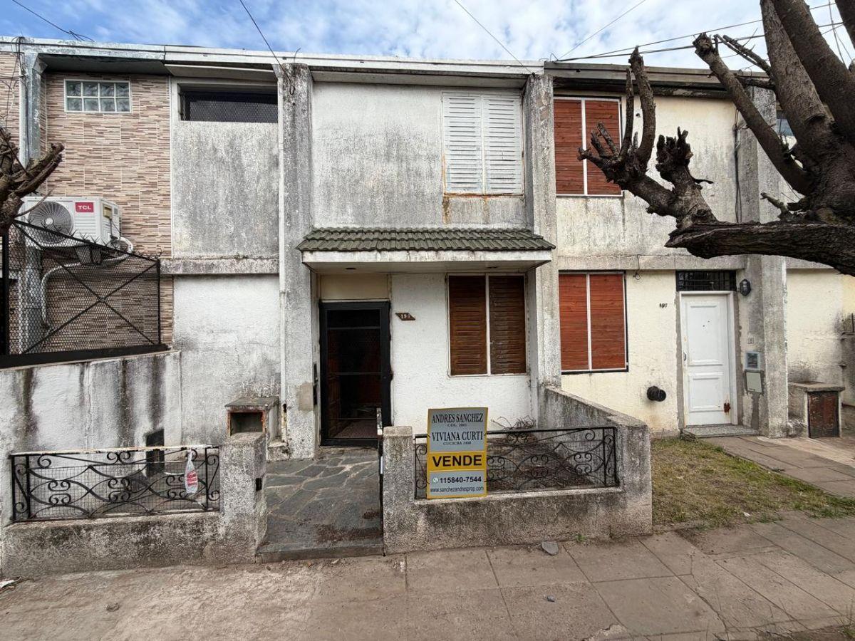 Dúplex 3 ambientes en venta en Villa Tesei con patio y parrilla, Barrio Atepam