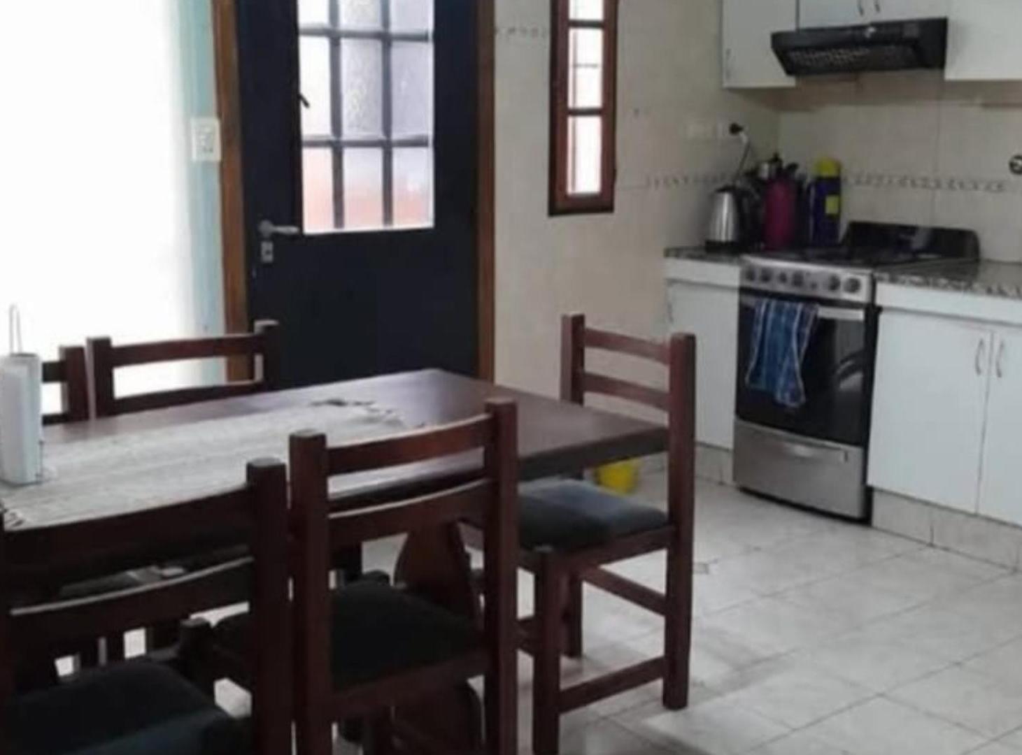 Foto de Venta Casa 3 Dormitorios Morón Lote Propio Pileta Quincho Acepta PH o, imagen 5