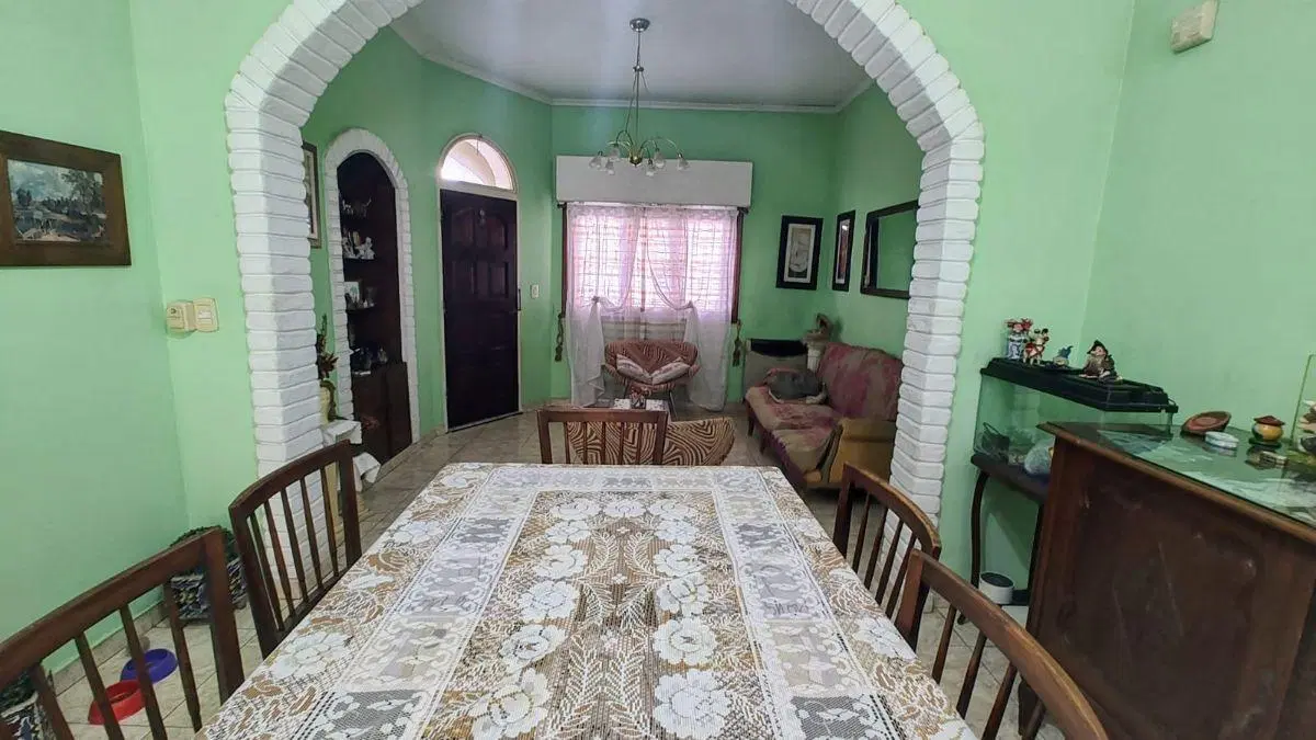 Casa en Lote Propio - Ideal Profesional / Comercial - Morón Centro 5