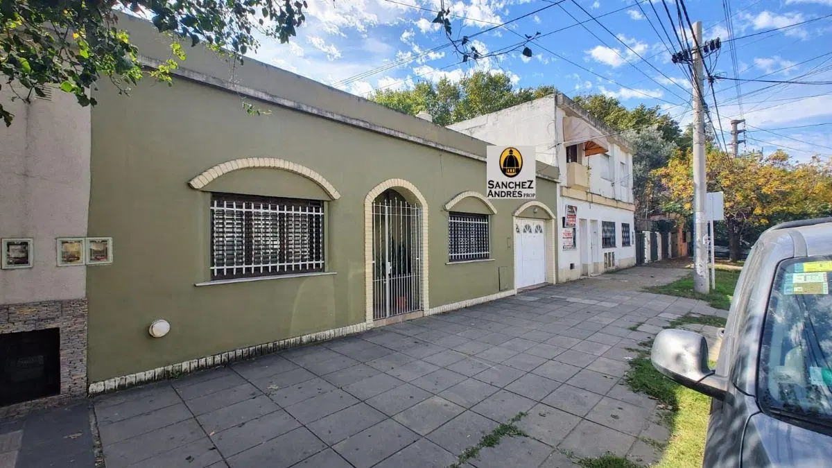 Casa en Lote Propio - Ideal Profesional / Comercial - Morón Centro 4