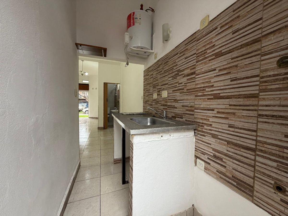 Foto de Monoambiente al Frente en Solari, Morón: Sin Expensas y Funcional, imagen 4