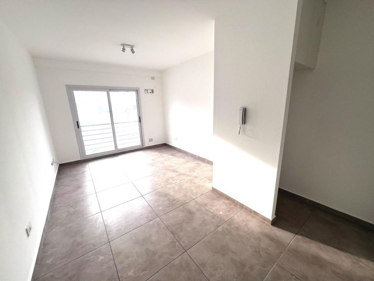 Foto de Departamento 2 Ambientes en Venta con Cochera y Terraza Propia en El, imagen 3