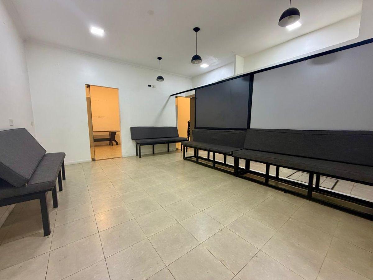 Foto de Alquiler Local Comercial en Morón Centro - 80 m² con Despachos, imagen 3