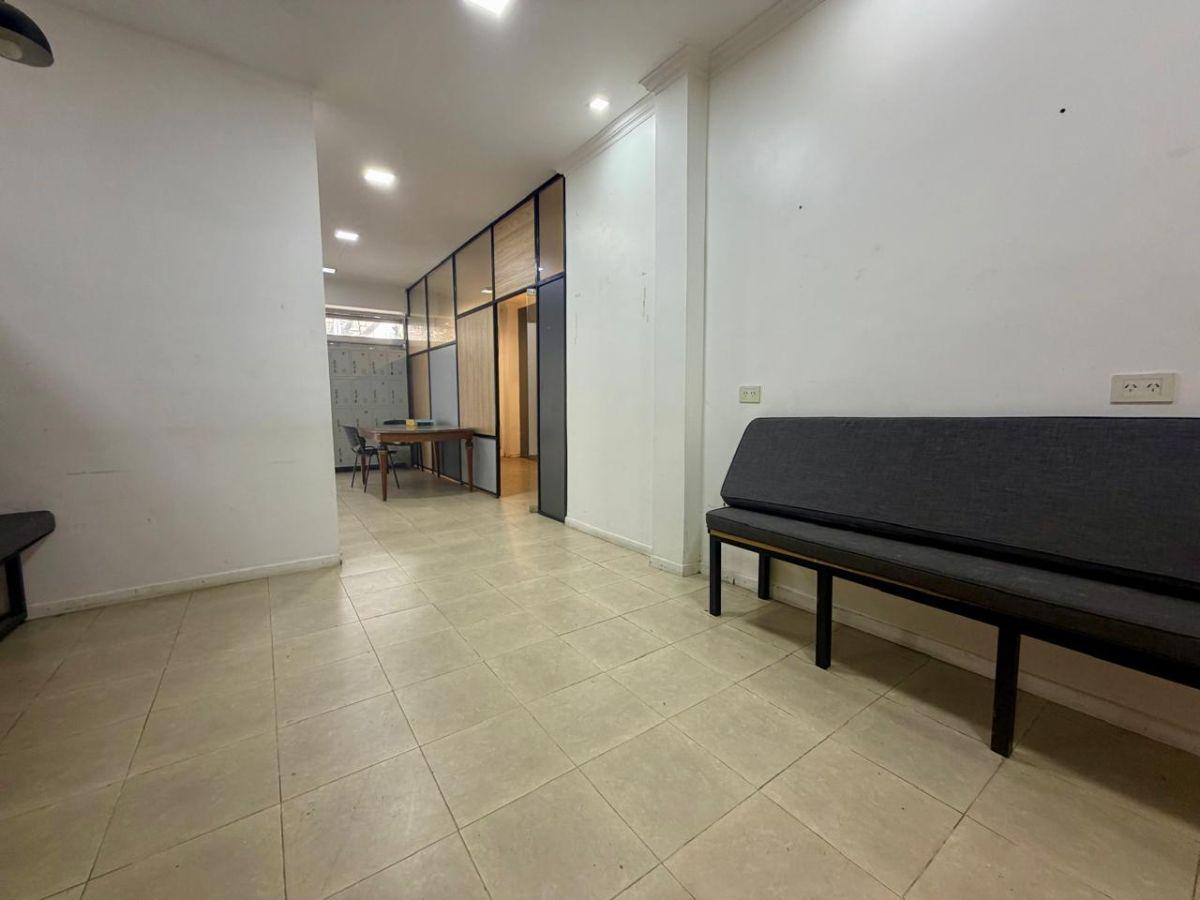 Foto de Alquiler Local Comercial en Morón Centro - 80 m² con Despachos, imagen 5
