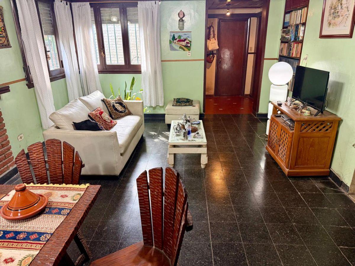 Foto de Venta Casa 5 Ambientes Moron Centro Lote 853m2 Parque Pileta, imagen 5