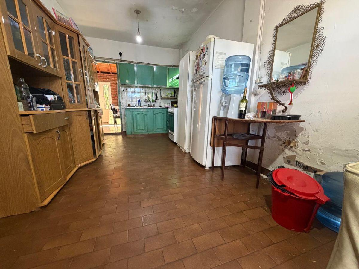 Foto de CASA EN VENTA 3 AMBIENTES EN MORON CON JARDIN Y COCHERA, imagen 4