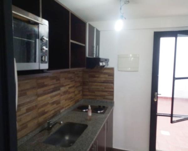 Foto de MONOAMBIENTE EN ALQUILER VILLA SARMIENTO CON COCHERA Y PATIO, imagen 4