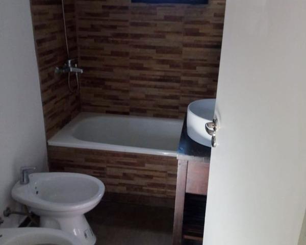 Foto de MONOAMBIENTE EN ALQUILER VILLA SARMIENTO CON COCHERA Y PATIO, imagen 5