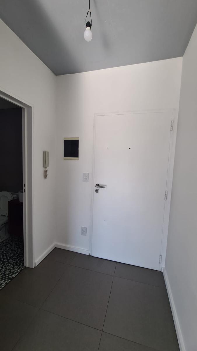 Apto Credito - Bajas Expensas - Apto Profesional - Divino Monoambiente con Balcon - Súper Luminoso 2