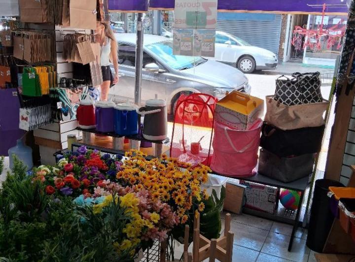 Inmejorable ubicación - Local Comercial en Venta  - 2 Plantas - Apto Todos los Rubros 4