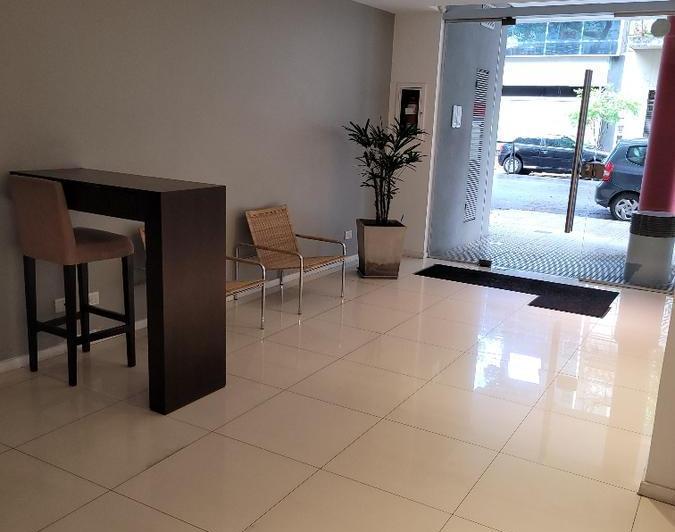 Apto Profesional - Divino Departamento al frente - Super Luminoso y Alegre con Balcon Aterrazado 2
