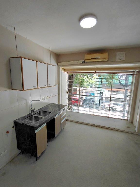 Foto de OPORTUNIDAD - Departamento Apto Profesional y Comercial - Luminosa y, imagen 5