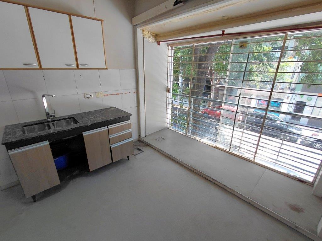Foto de OPORTUNIDAD - Departamento Apto Profesional y Comercial - Luminosa y, imagen 4