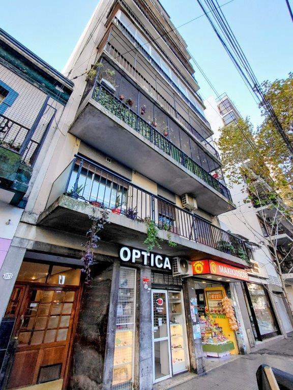 Oportunidad - Divino Departamento 3 Ambientes totalmente Reciclado a 2 cuadras de Parque Centenario