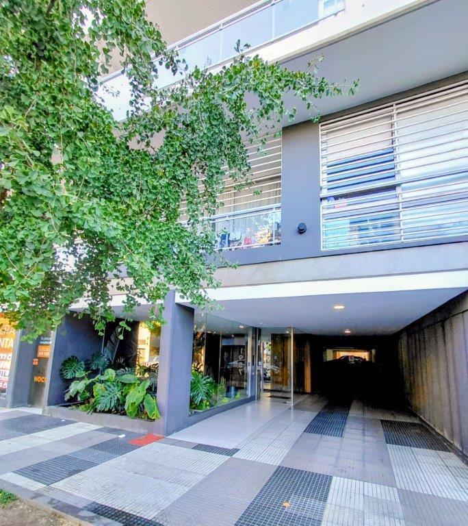 BAJAS EXPENSAS – 2 Ambientes - Balcón - Apto Profesional - Pileta - Parrilla - Laundry - Bicicletero