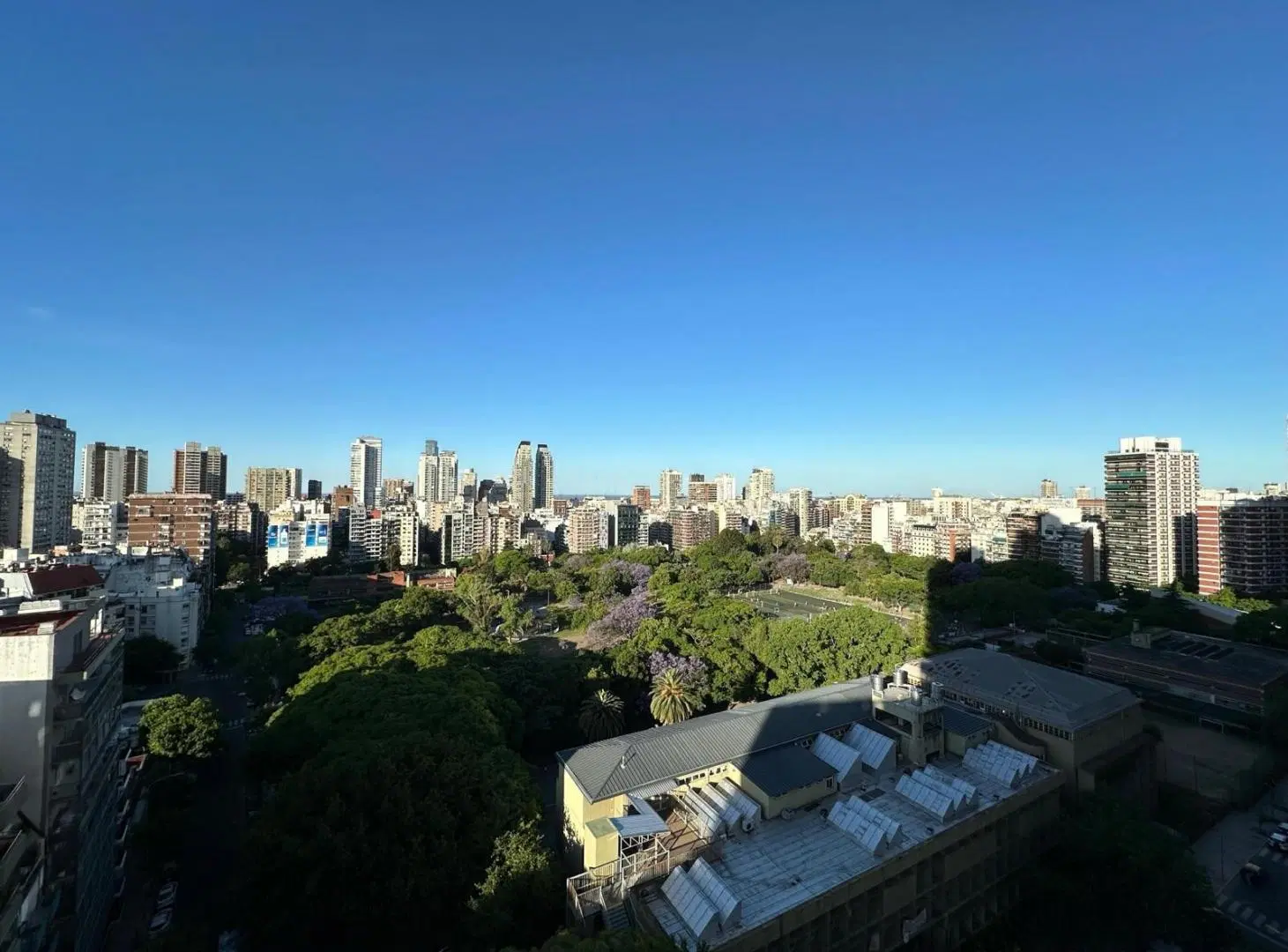 Piso con la mejor vista al río - 4 ambientes con Dependencia - Cochera - Los mejores Amenities 2