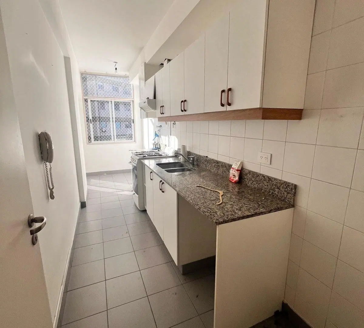 Divino 3 ambientes al frente - Piso Alto con Cochera - Amenities - Seguridad 24hs 4