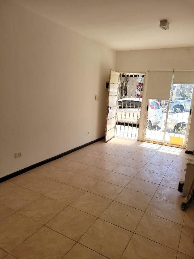 Foto de SIN EXPENSAS - Divino PH de 2 Ambientes en PB con Patio y Lavadero, imagen 2