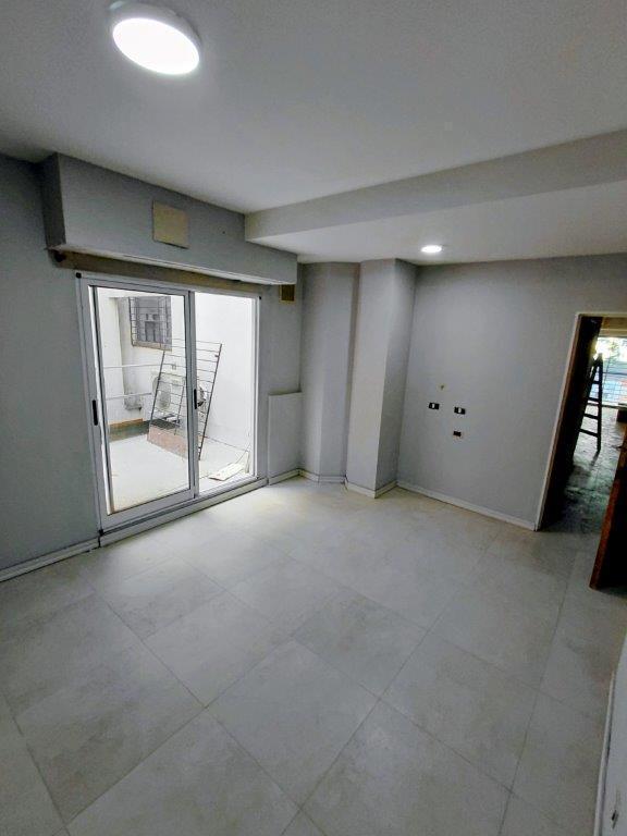 Foto de BAJAS EXPENSAS - Hermosa Oficina con Patio - Luminosa y Moderna, imagen 2