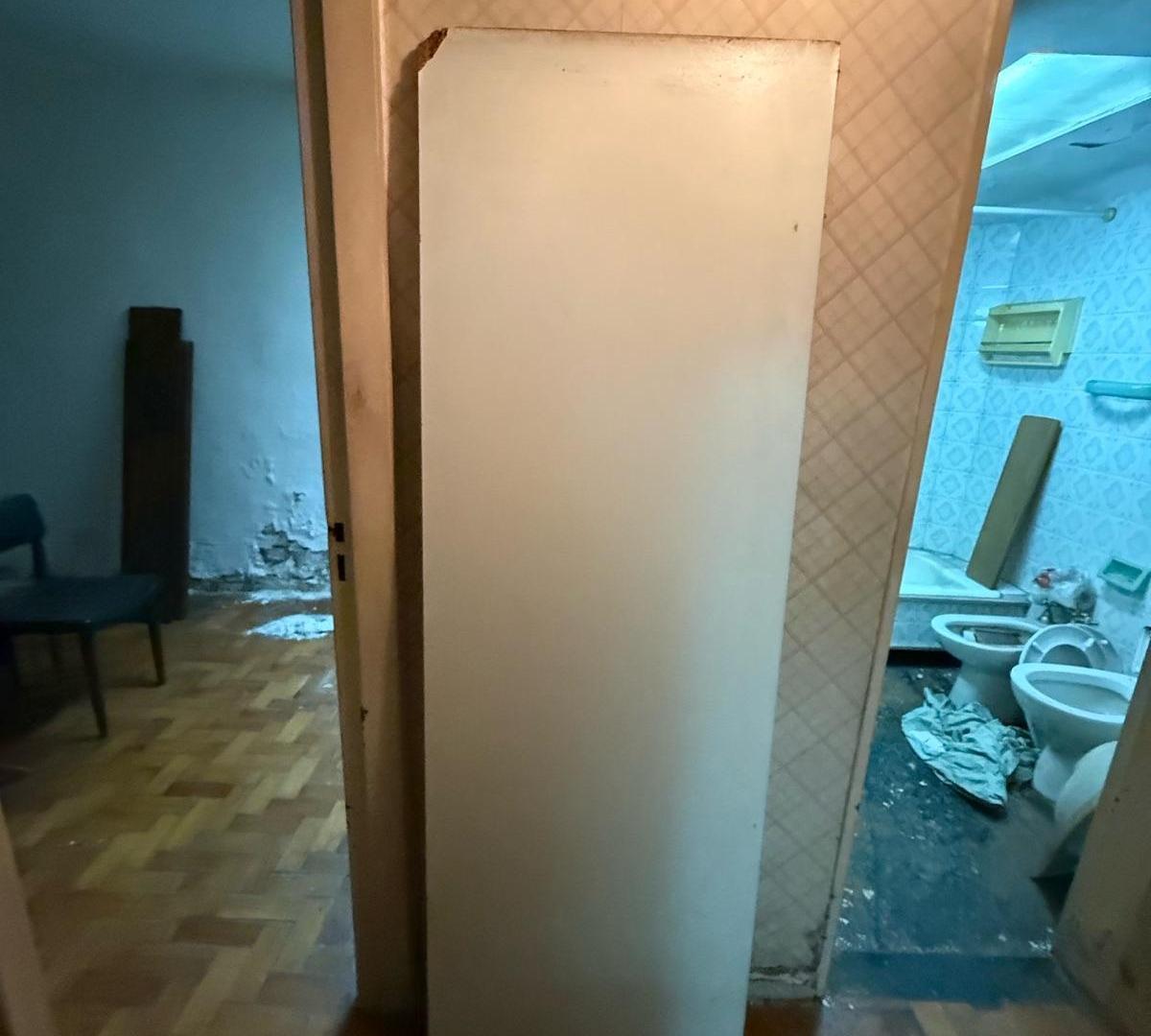Foto de Oportunidad - Departamento de 2 ambientes con patio a refaccionar, imagen 2
