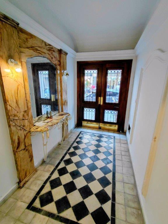 Foto de Moderno 3 Ambientes o 2 con Escritorio - Toilette - Patio - Reciclado, imagen 4