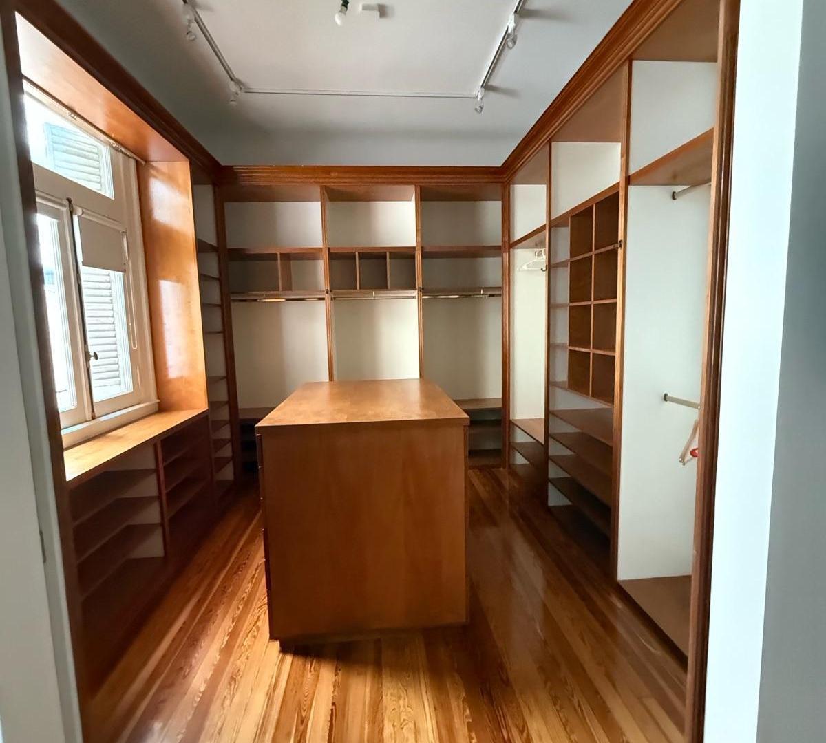 Foto de Increible Piso de 322m - 6 Ambientes - Edificio Tudor - SIN MUEBLES O, imagen 4