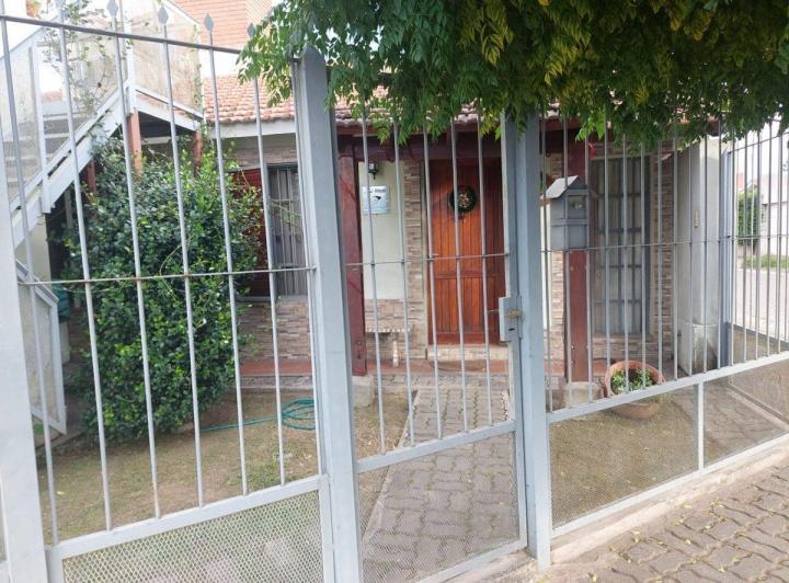 CASA 3 DORM VENTA MONOAMBIENTE LOCAL B°SAN CARLOS 3