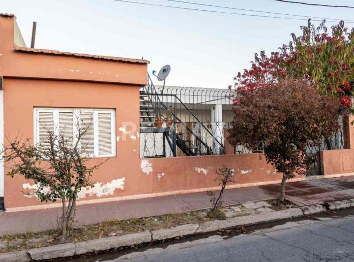 CASA 4 DORM VENTA ZONA SUR CON LOCALES COMERCIALES 5