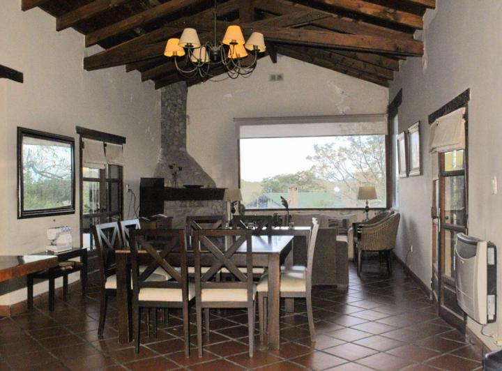 CASA 4 DORMITORIOS VENTA VAQUEROS 4