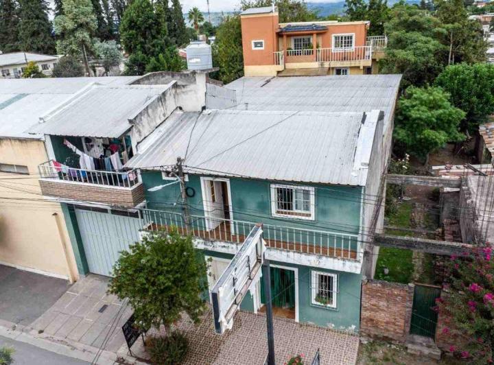 CASA 8 DORM VENTA/PERMUTA COMERCIAL R. DE LERMA 4