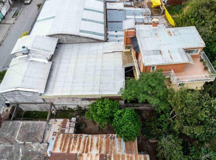 CASA 8 DORM VENTA/PERMUTA COMERCIAL R. DE LERMA 3