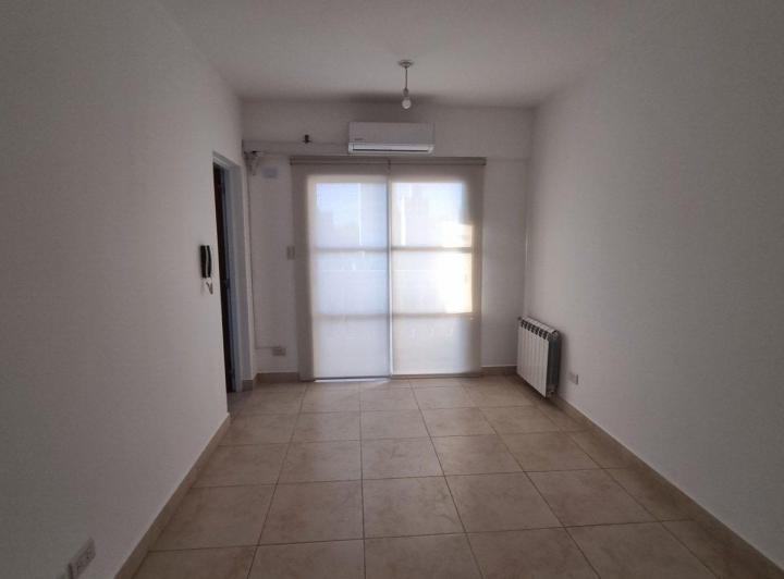 DEPARTAMENTO 1 DOR ALQUILER MACROCENTRO C/ COCHERA 4