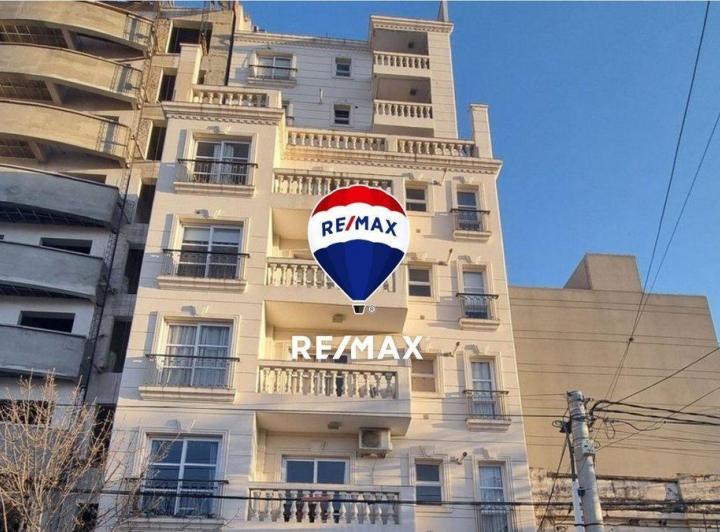 DEPARTAMENTO 1 DOR ALQUILER MACROCENTRO C/ COCHERA 5