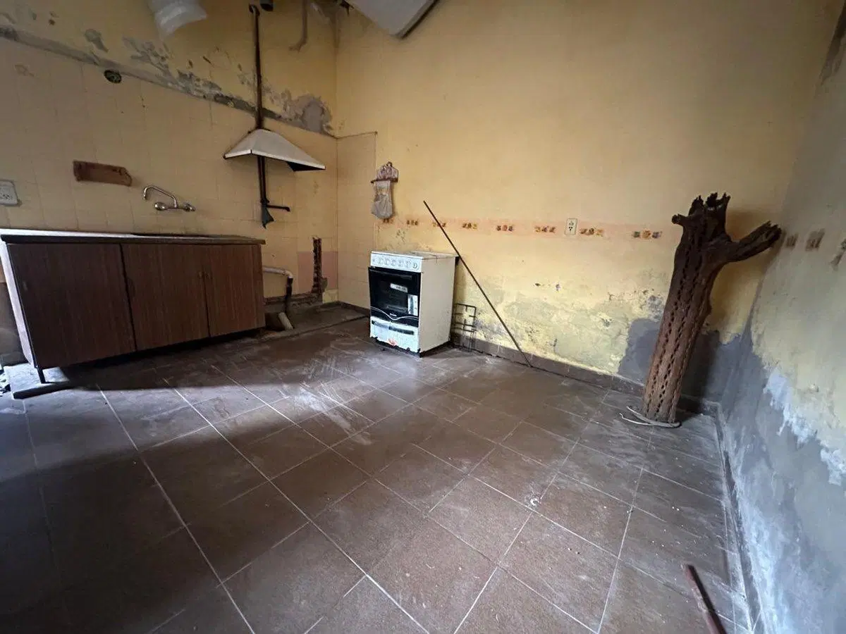 CASA VENTA A REFACCIONAR + DPTO EN MACROCENTRO 5