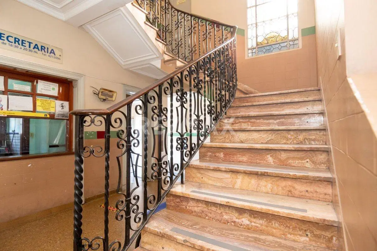 CASA 12 DORMITORIOS VENTA ZONA CENTRO 5