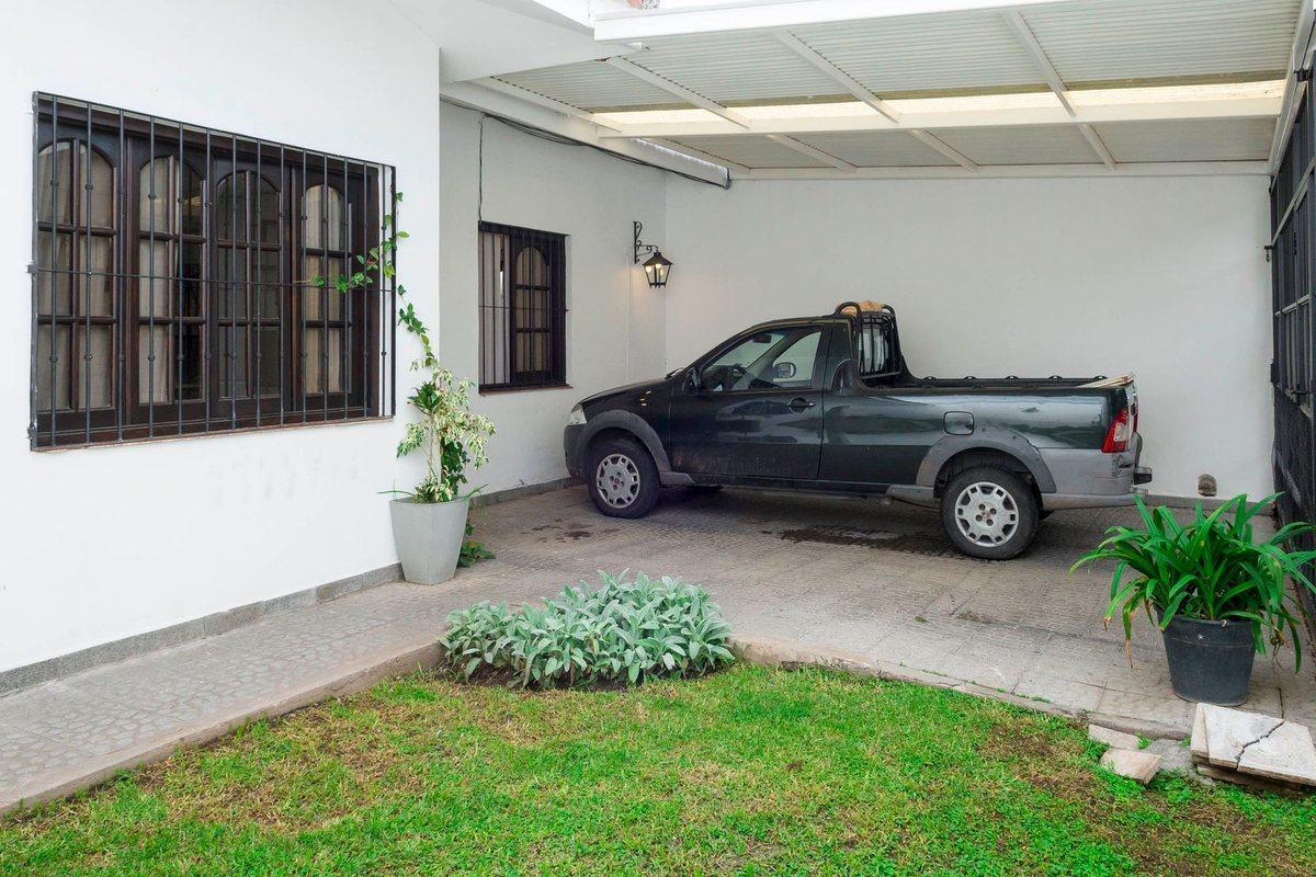 CASA EN VENTA EN MACROCENTRO 3 DORMITORIOS 3 BAÑOS