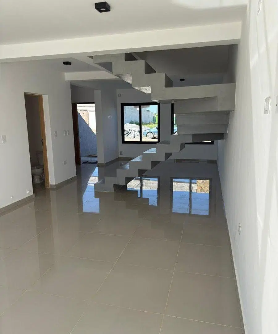 DUPLEX VENTA A ESTRENAR VIA AURELIA 3 DORMITORIOS 5