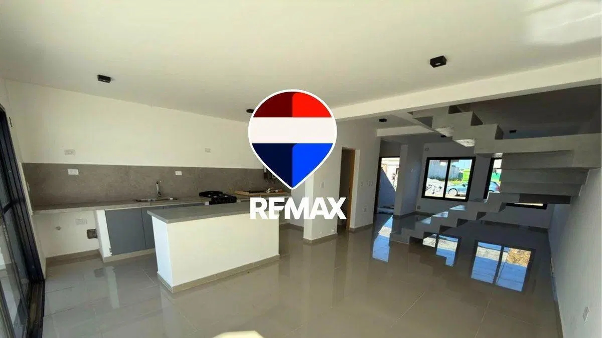 DUPLEX VENTA A ESTRENAR VIA AURELIA 3 DORMITORIOS 2